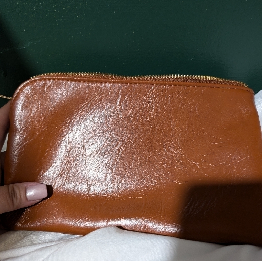 Universal Thread Zip Wallet - Picture 3 of 4